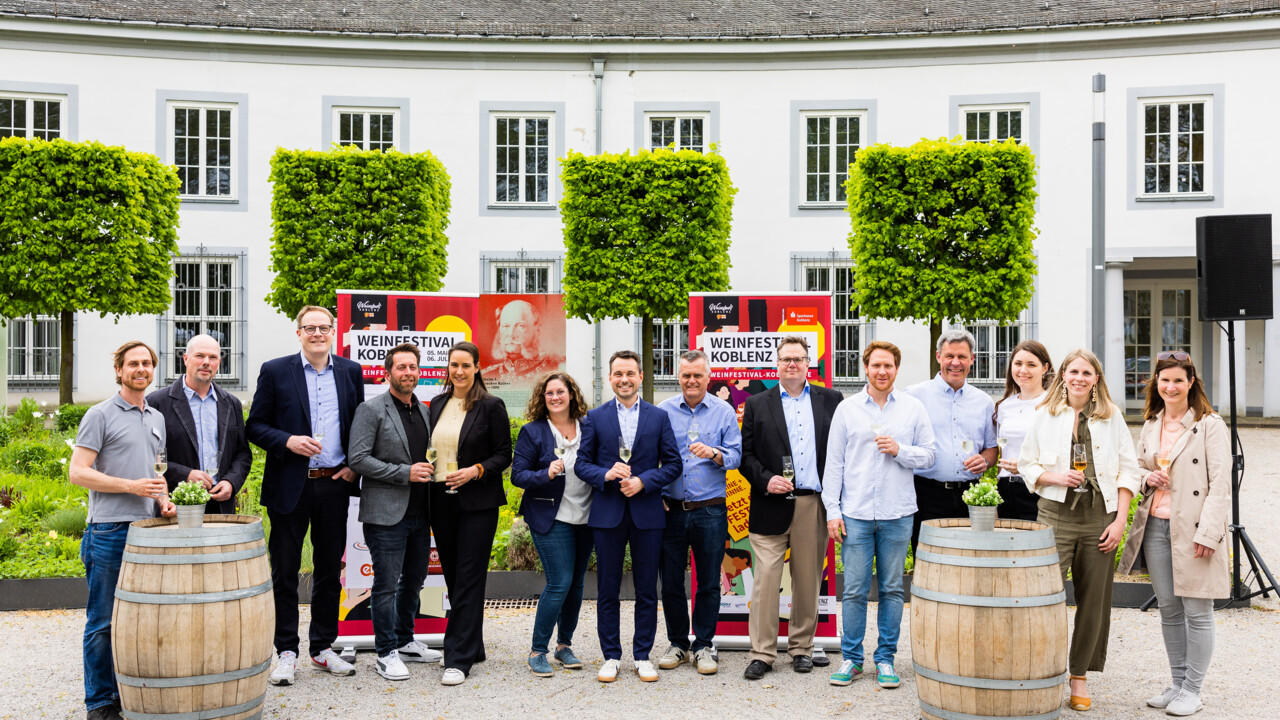 © Kai Myller FestivalwinzerInnen bei der Eröffnung des Weinfestivals 2023 in Koblenz © Kai Myller