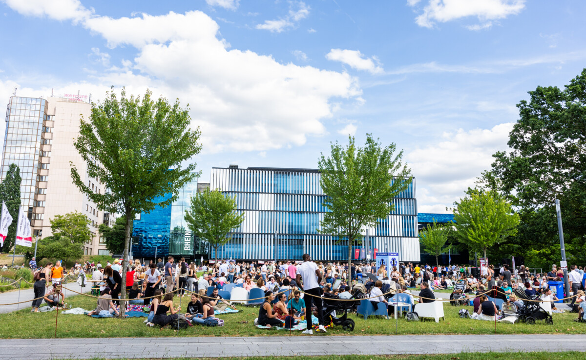 Blaue Stunde © Koblenz-Touristik GmbH, Kai Myller Menschengruppe bei der Blauen Stunde in Koblenz © Koblenz-Touristik GmbH, Kai Myller